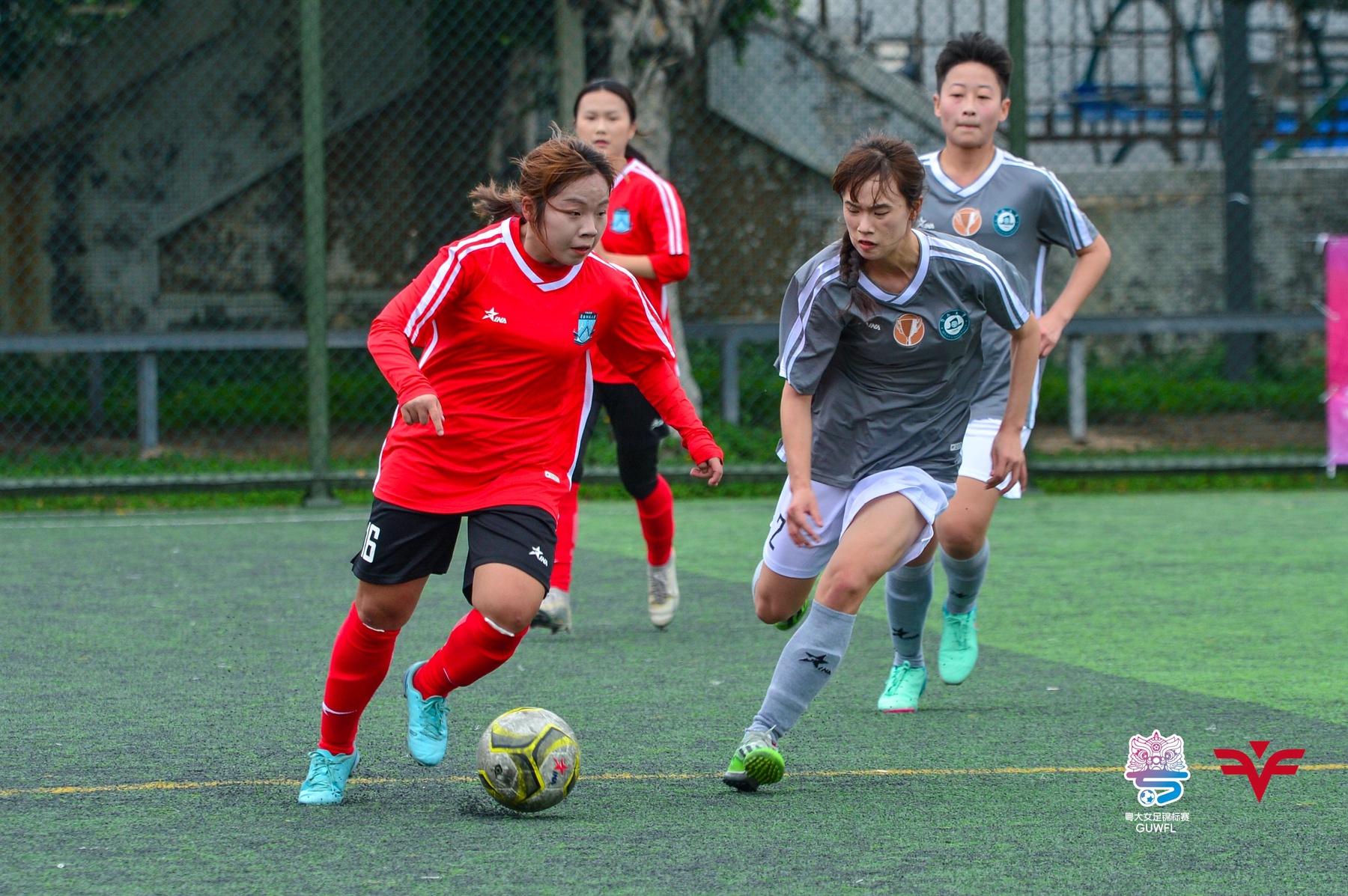 包含赛事前线：女子足球赛事备受期待的词条