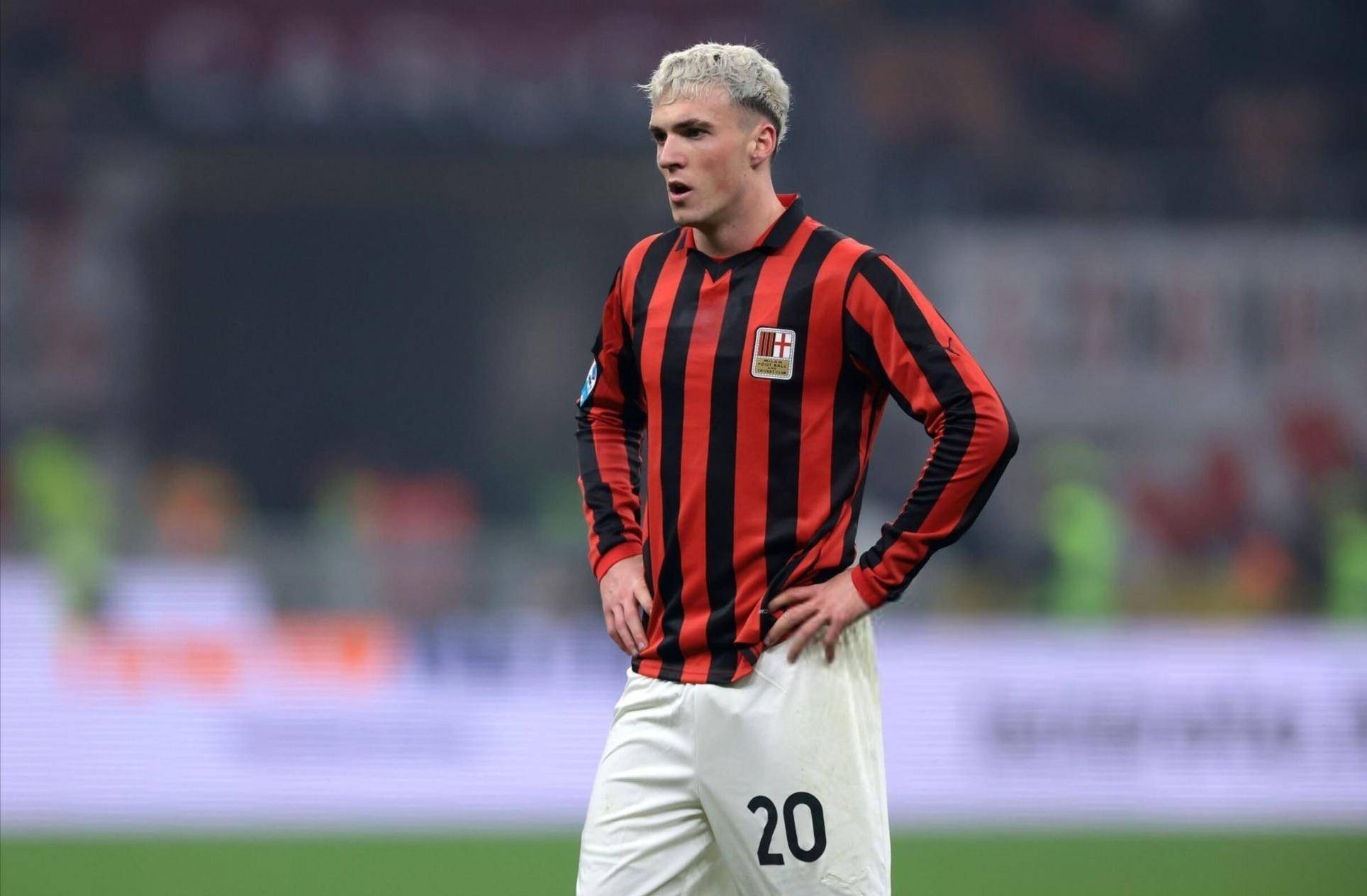 关于AC米兰球迷骚乱，俱乐部发声明谴责的信息