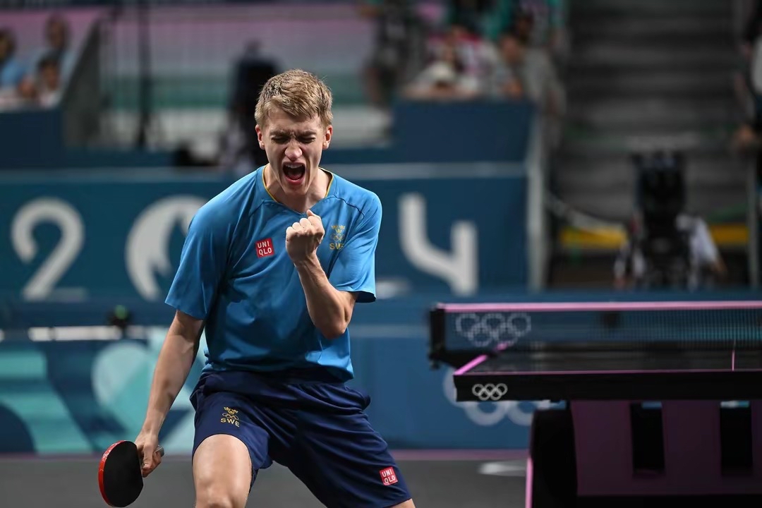 日本队与瑞典队的友谊赛取得胜利