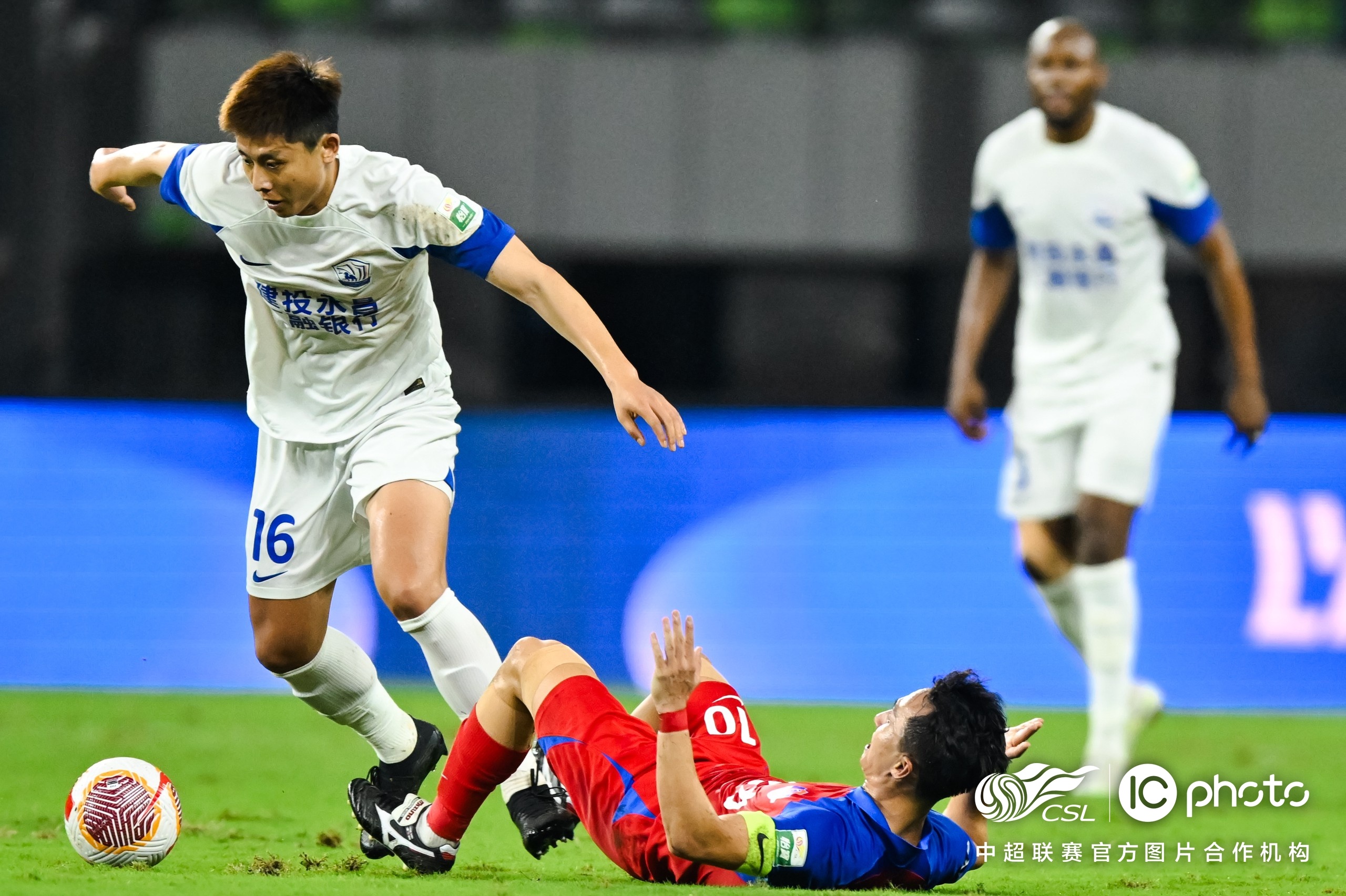 雄狮将在比赛中对决霍芬海姆